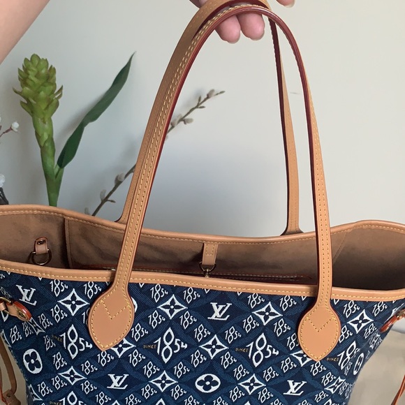 LOUIS VUITTON - Picture 4 of 16